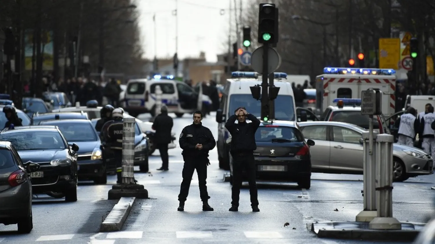 Five suspects were questioned over their connection to a failed bomb discovered at an apartment building in a posh Paris neighborhood. (AFP)