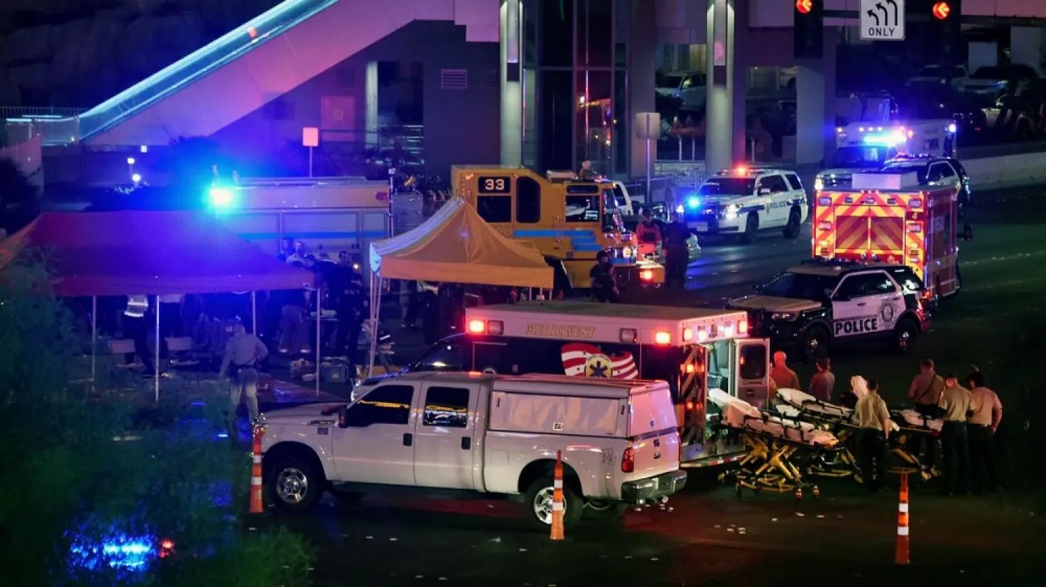 Police and medics at the scene of the Las Vegas shooting. (AFP)