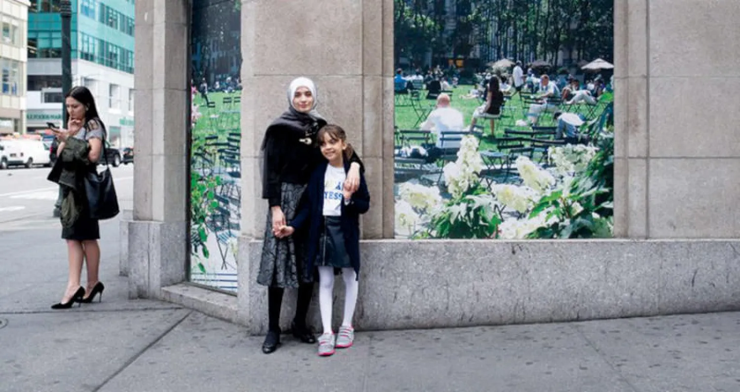 بانا العابد ووالدتها في نيويورك (نيويورك تايمز)