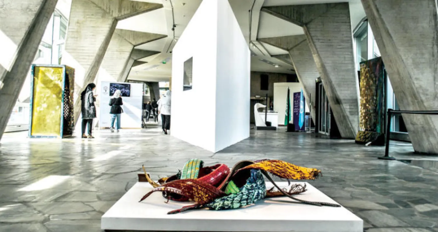 جوانب من معرض طريق البخور بباريس ({الشرق الأوسط})