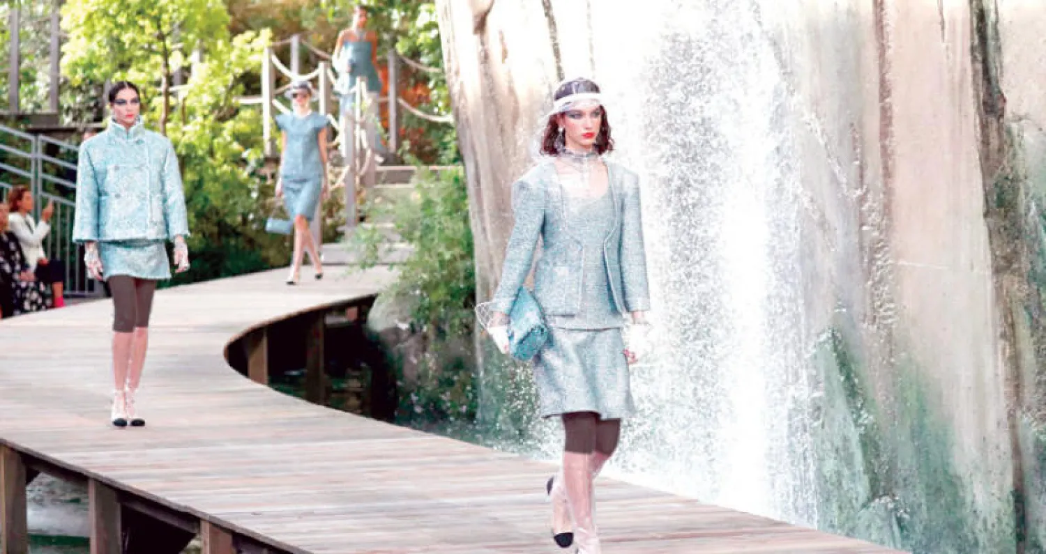 من عرض دار «شانيل»