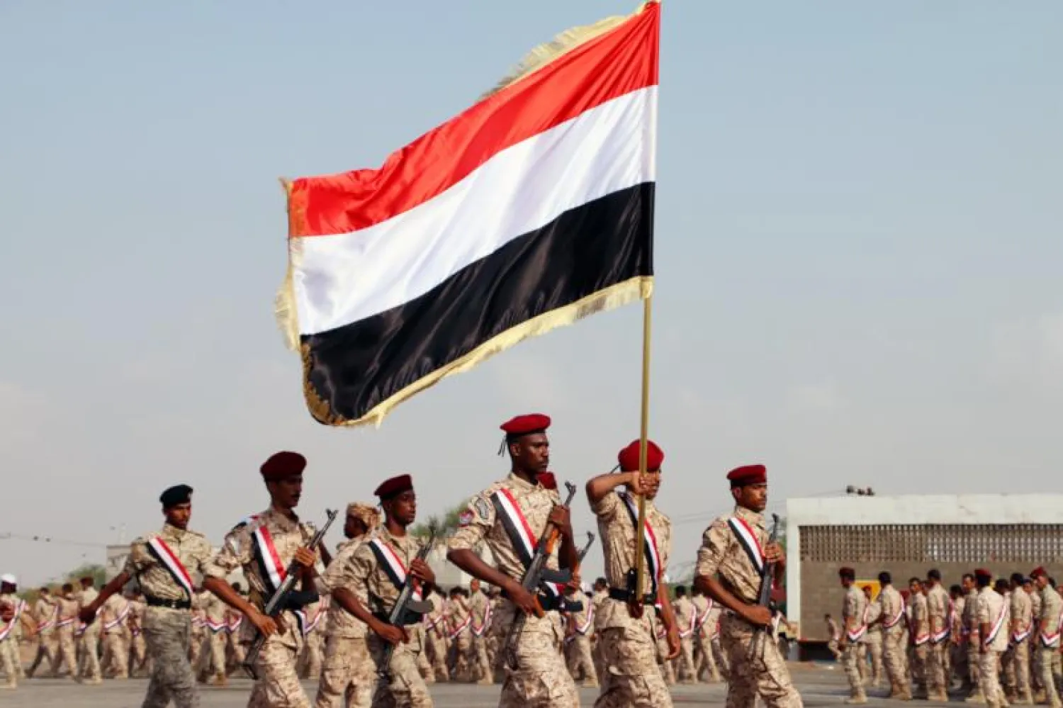 الجيش اليمني يستعد لتحرير آخر معاقل الانقلابيين بمنطقة الصلو بتعز