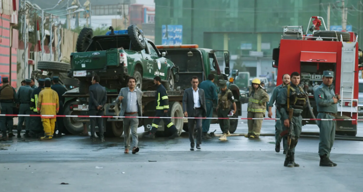 جندي أفغاني قرب موقع تفجير في العاصمة كابول (أرشيفية - رويترز)