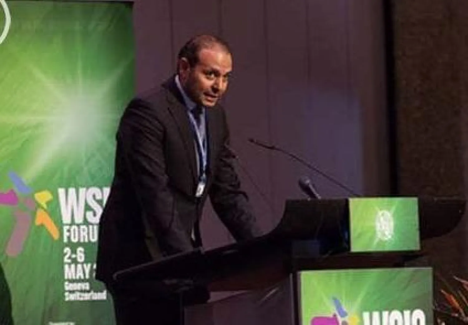 الدكتور خالد منزلاوي خلال مشاركته في فعاليات منتدى القمة العالمية لمجتمع المعلومات 2016 بجنيف (واس)