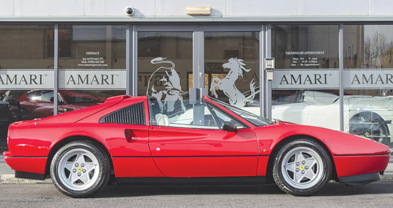 {فيراري 328 جي تي إس} من إنتاج 1985