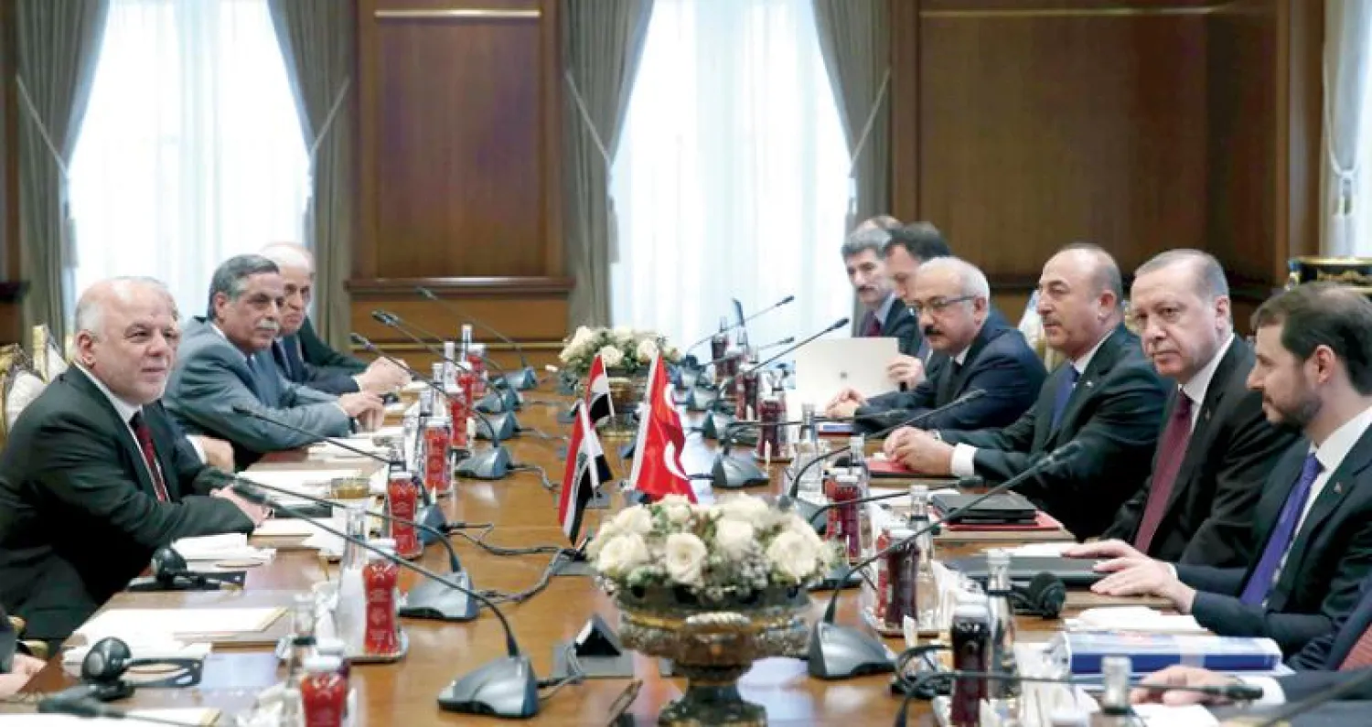 العبادي وإردوغان خلال محادثاتهما في أنقرة أمس (أ.ب)