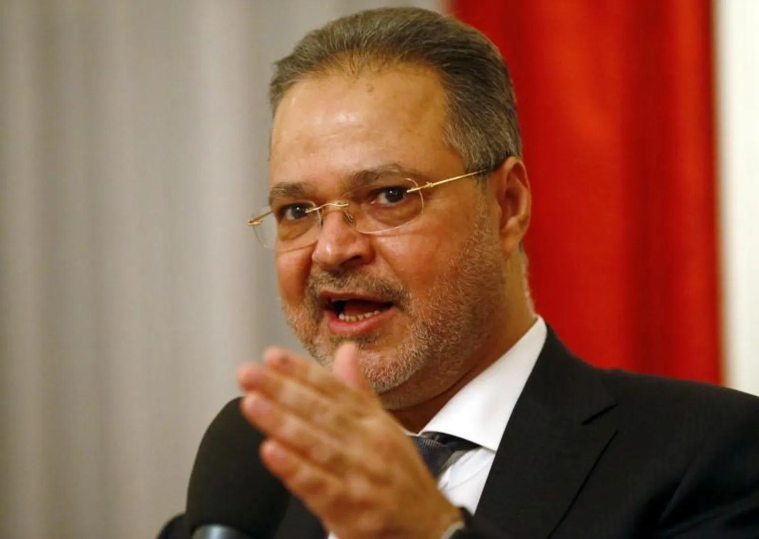 Yemeni Foreign Minister Abdel-Malek al-Mekhlafi speaks to the media after the Yemen peace talks in Switzerland in Bern December 20, 2015. REUTERS/Ruben Sprich