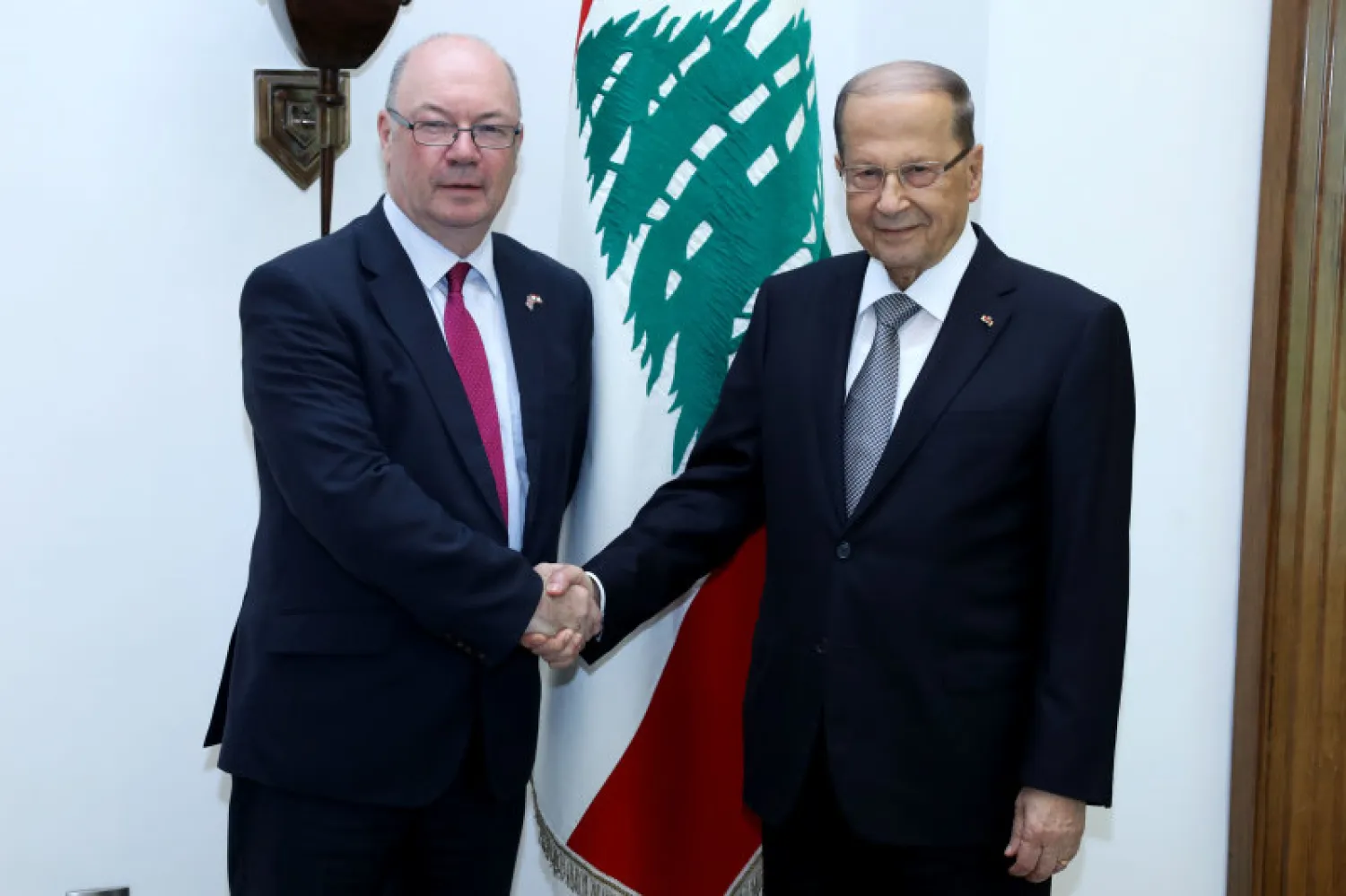 President Michel Aoun meets with British Minister of State Alistair Burt. Dalati and Nohra photo