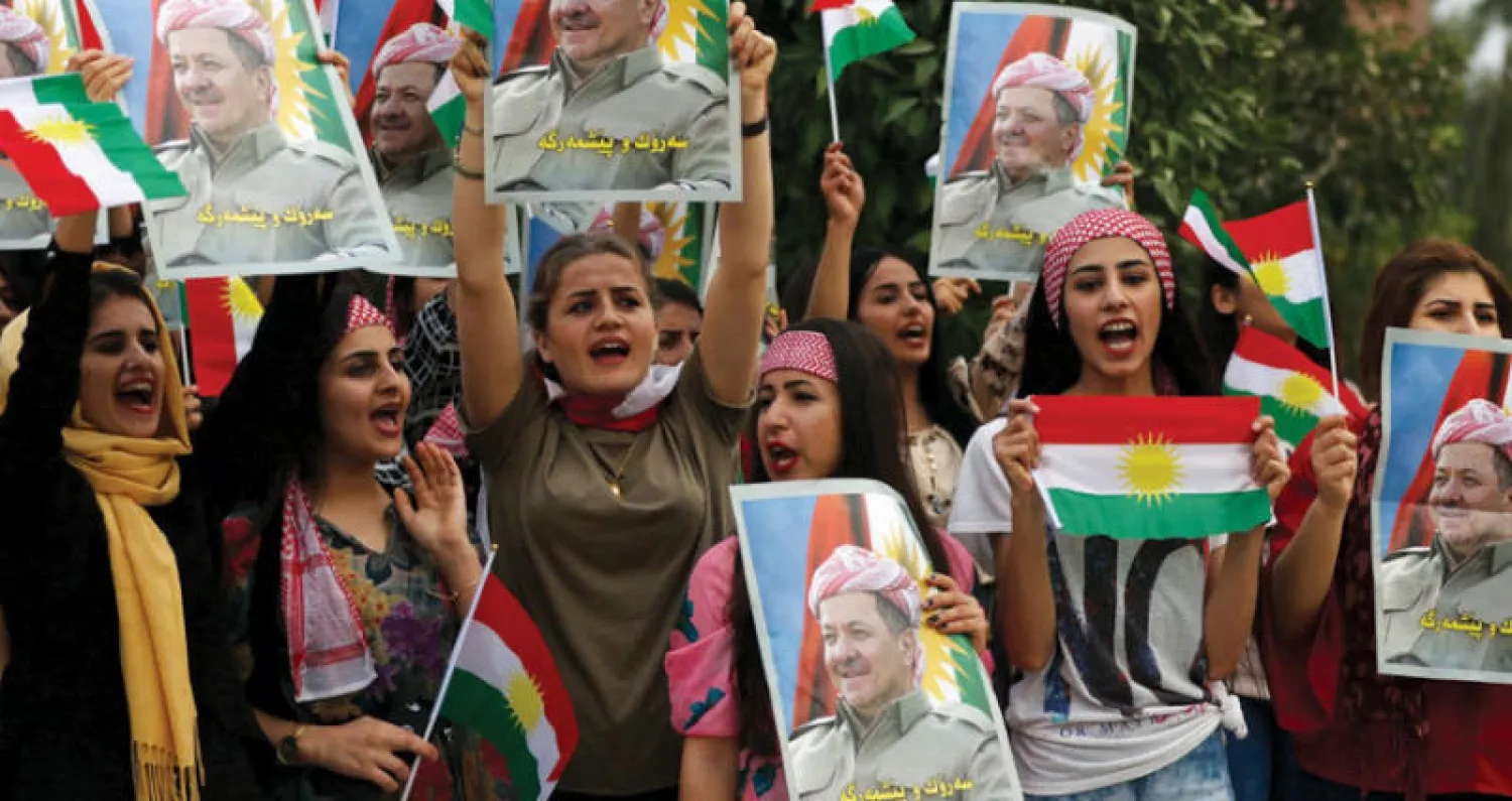 طالبات جامعة صلاح الدين في أربيل يتظاهرن دعماً لمسعود بارزاني (أ.ف.ب)