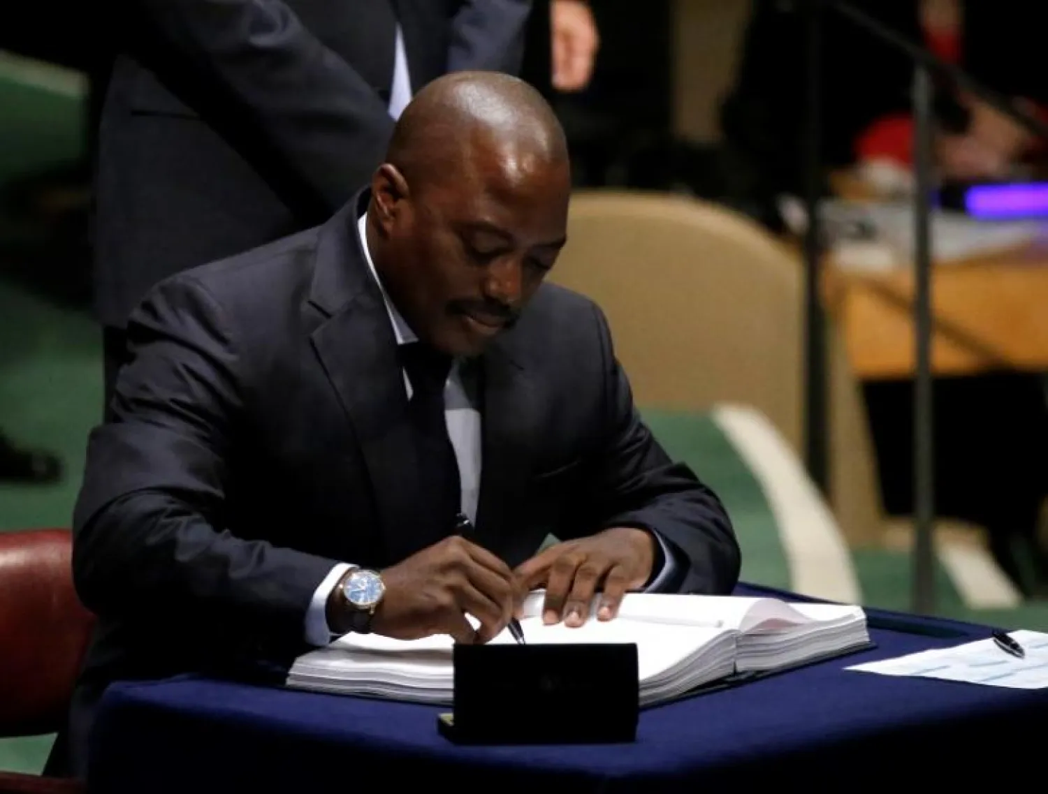 Congo President Joseph Kabila signs the Paris Agreement on climate change at United Nations Headquarters, Reuters 