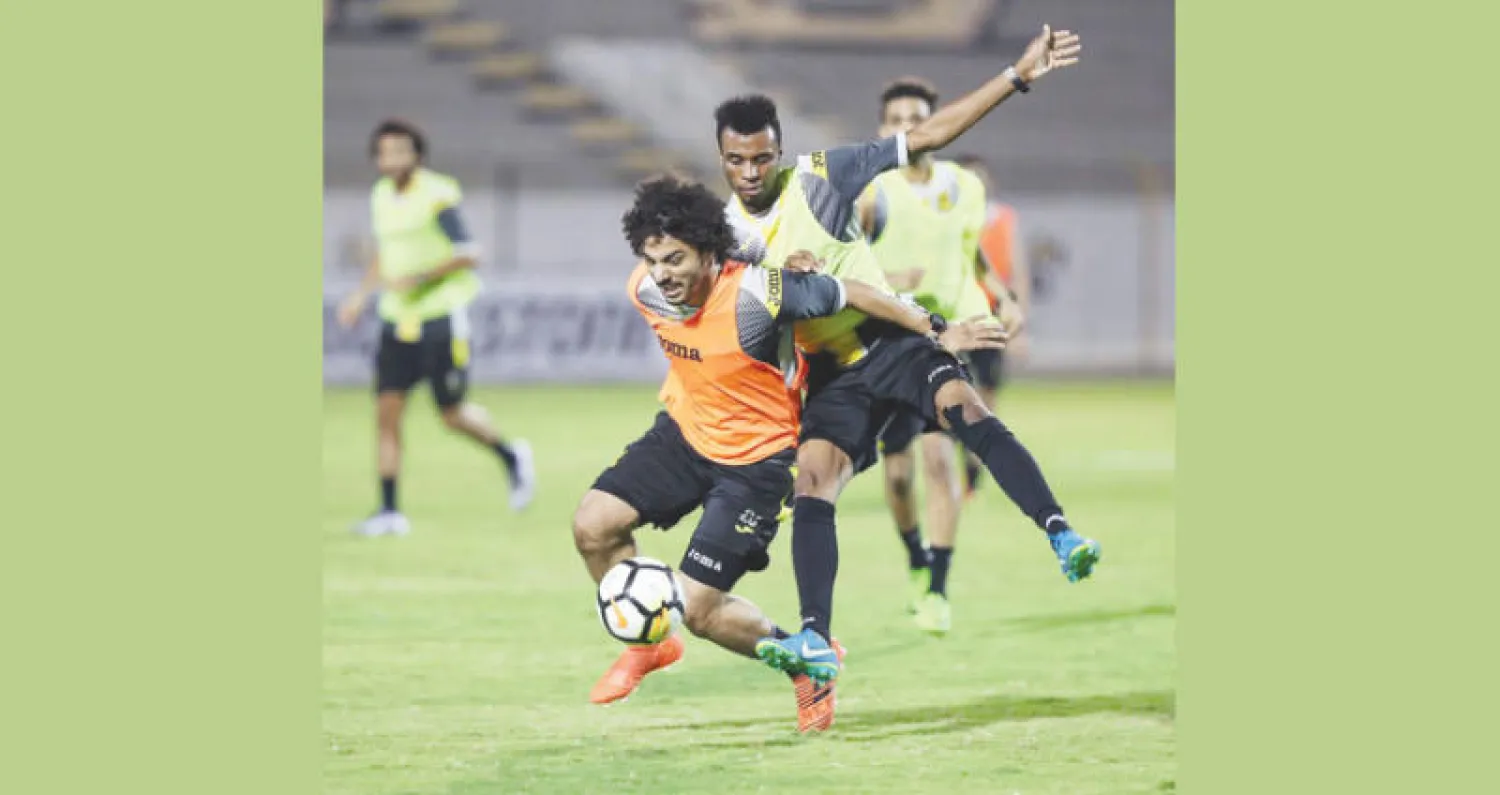 لاعبو الاتحاد خلال حصة تدريبية استعداداً لمواجهة الفتح (المركز الإعلامي لنادي الاتحاد)