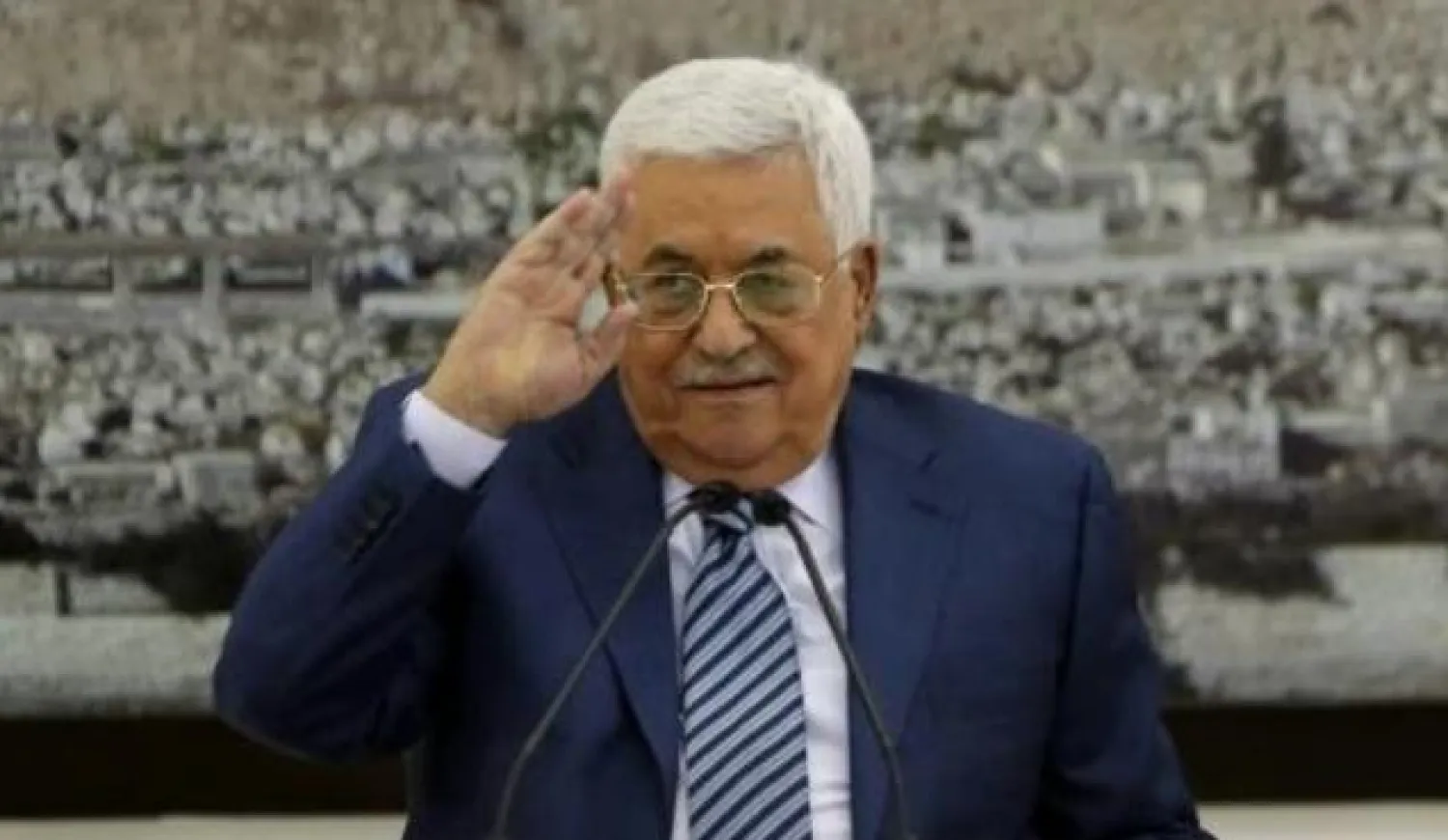 الرئيس الفلسطيني محمود عباس يتحدث خلال اجتماع للقيادة الفلسطينية في رام الله (أ.ف.ب)