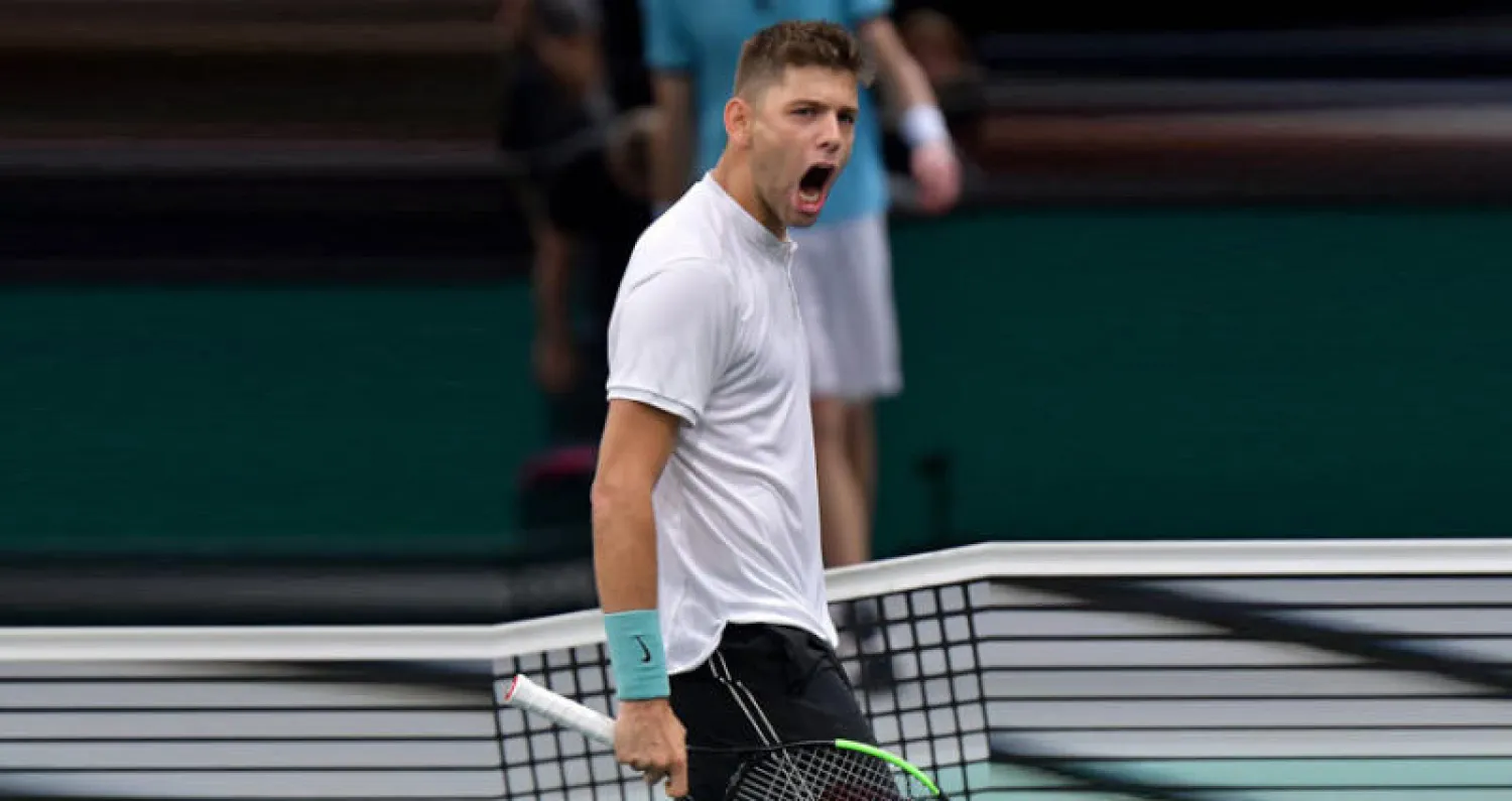 كرايينوفيتش يحتفل بفوزه على إيسنر في قبل النهائي (إ.ب.أ)