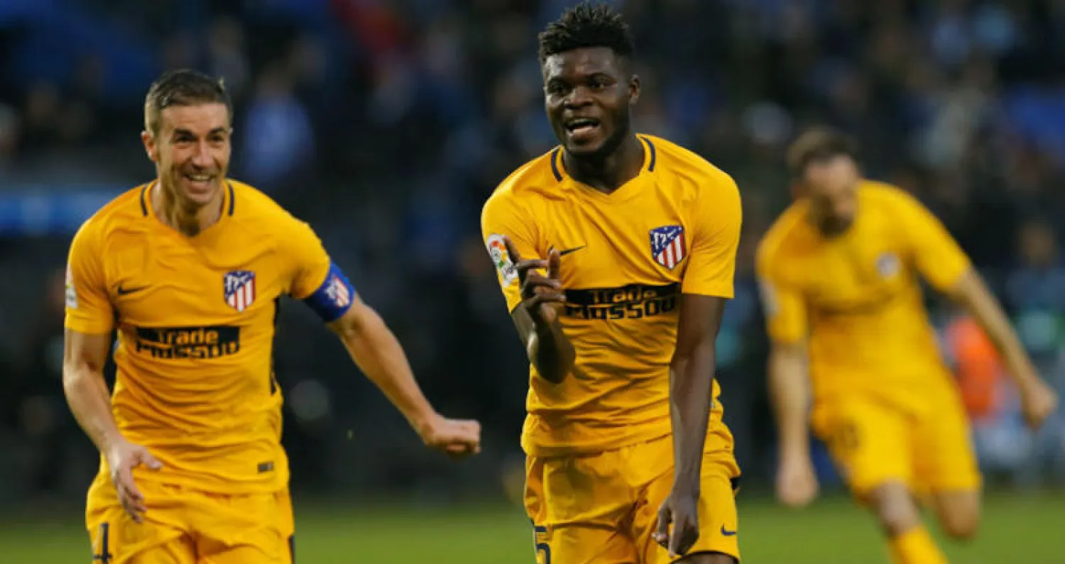 الغاني بارتي يحتفل بهدفه الذي أهدى أتلتيكو مدريد 3 نقاط غالية  (إ.ب.أ)