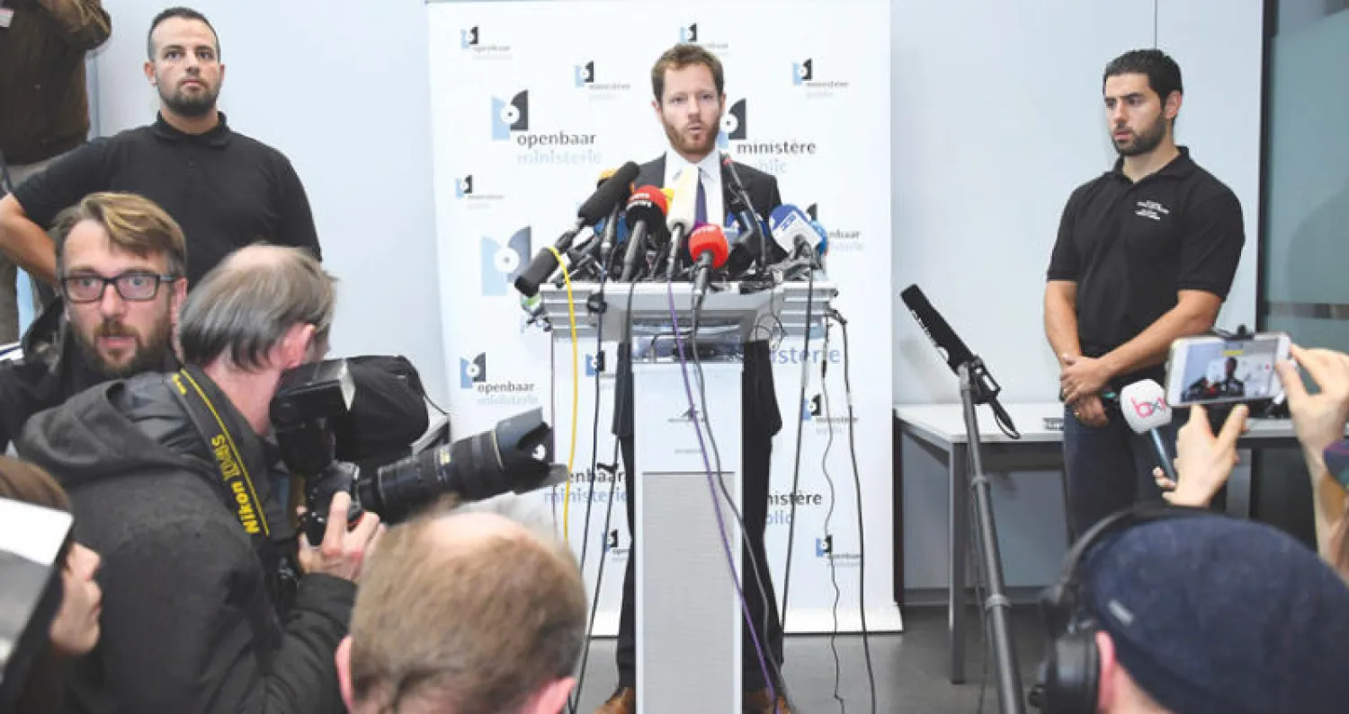 جيل دوجميب المتحدث باسم مكتب الادعاء في بروكسل خلال مؤتمر صحافي أمس (أ.ف.ب)