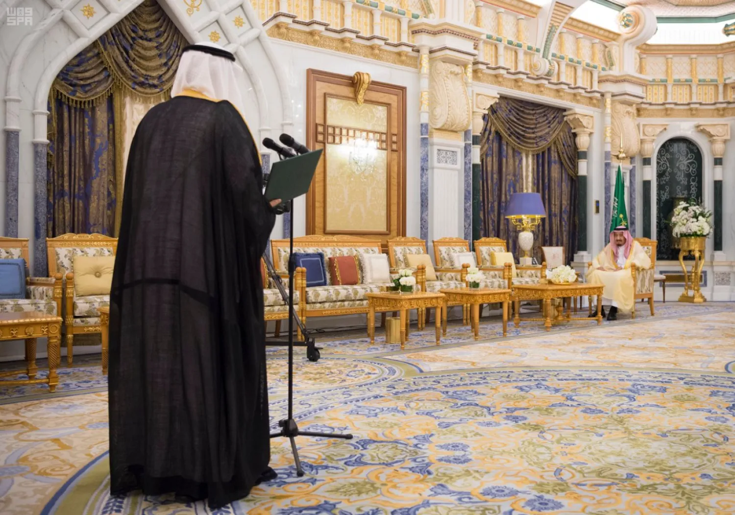 In front of Custodian of the Two Holy Mosques, ambassadors designate to Organization of Islamic Cooperation, European Union, Iraq and Lebanon are sworn-in (SPA)