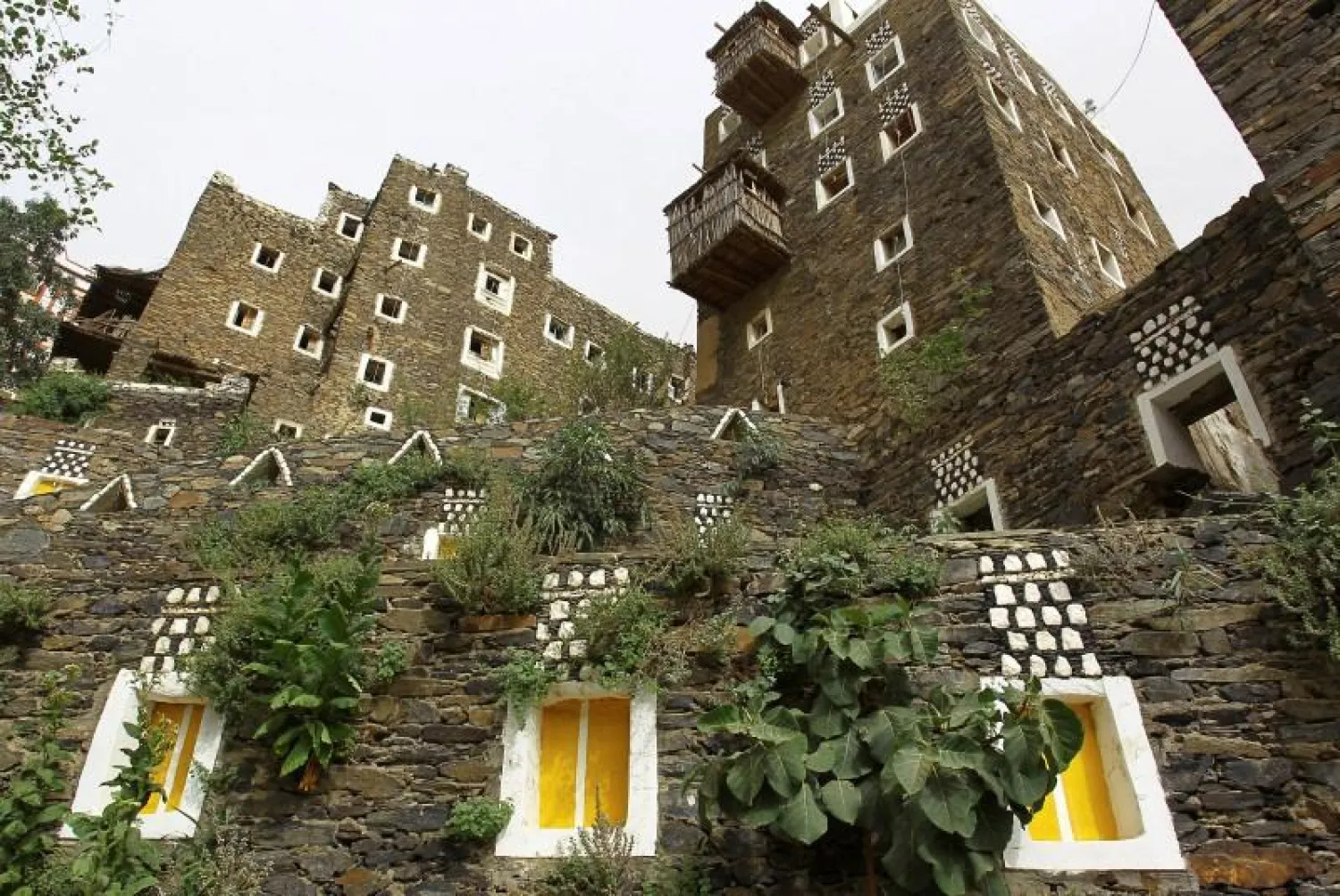 Traditional old buildings stand in Asir Province, Saudi Arabia June 20, 2016. REUTERS/Faisal Al Nasser
