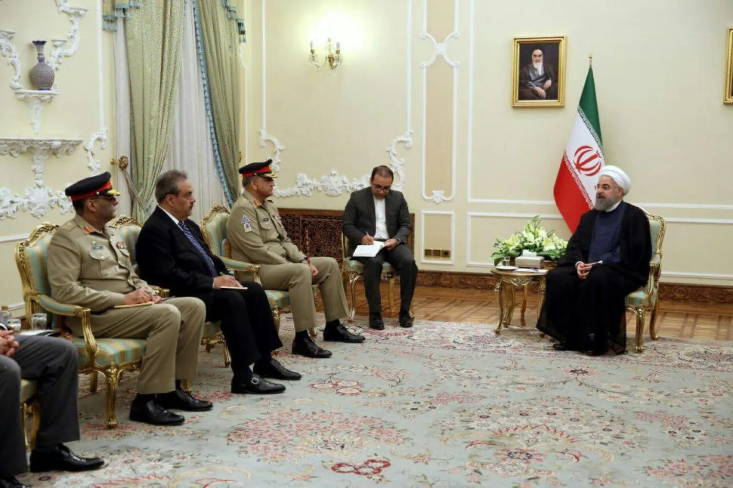 Iranian President Hassan Rouhani in a meeting with visiting Pakistani Army Chief General Qamar Javed Bajwa. IRNA
