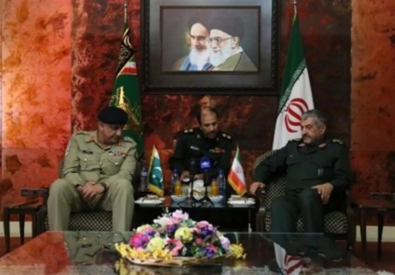  Jafari and Bajwa meet in Tehran on Tuesday/Tasnim news