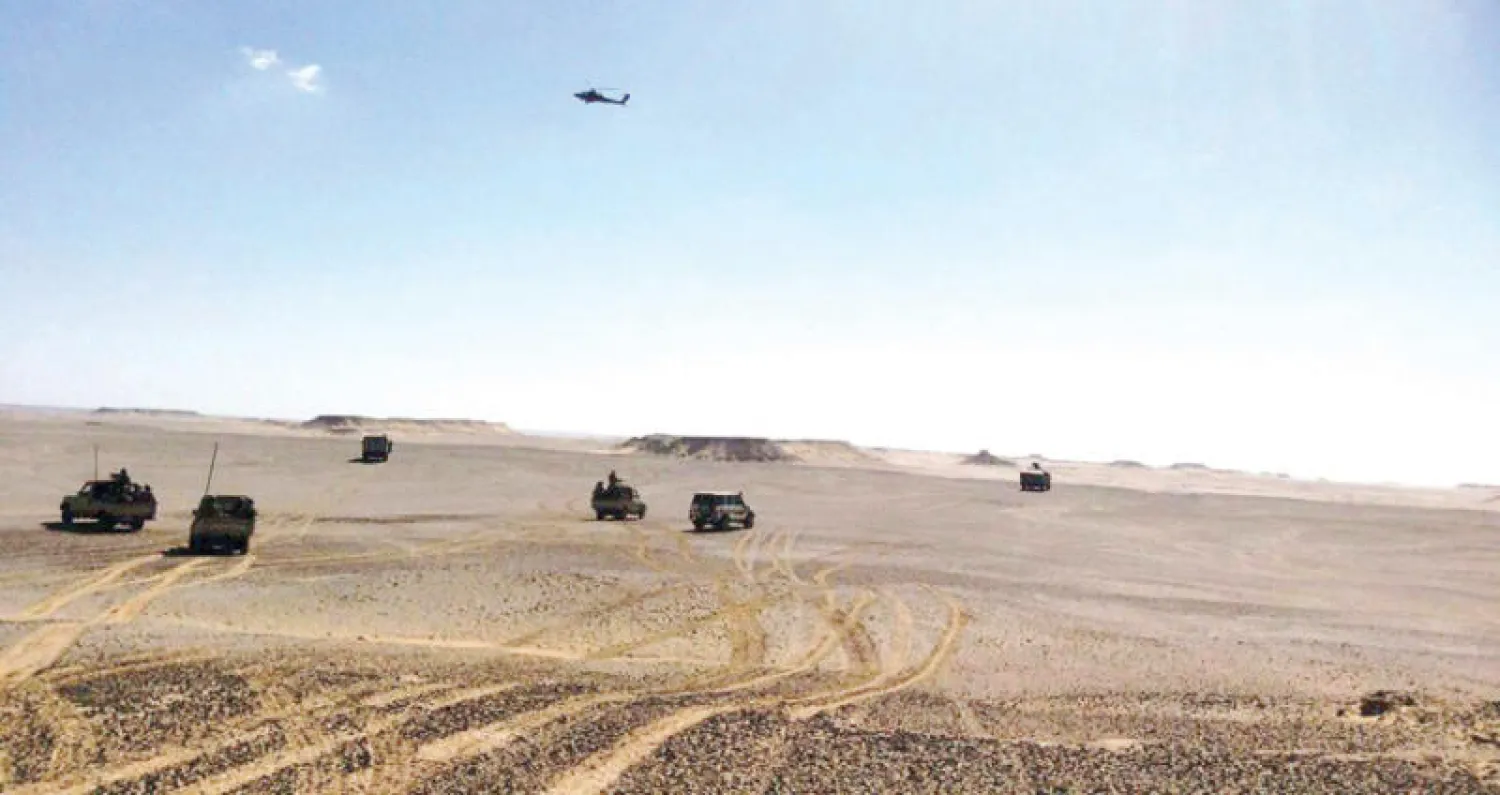 عمليات تمشيط بالحدود الغربية... {الصورة من الصفحة الرسمية للجيش المصري} («الشرق الأوسط»)