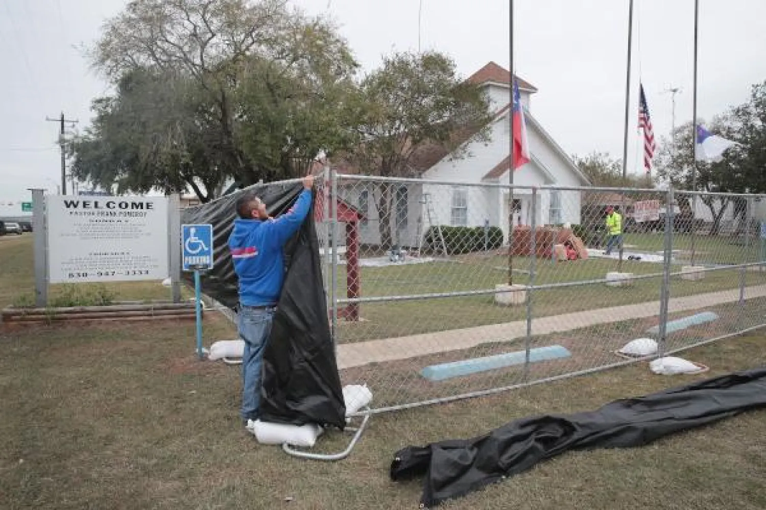 أنابيل(14 عاماً) ابنة القس فرانك بومروي كانت من بين الضحايا في الكنيسة المعمدانية في ساذرلاند سبرينغز. (ا.ف.ب)