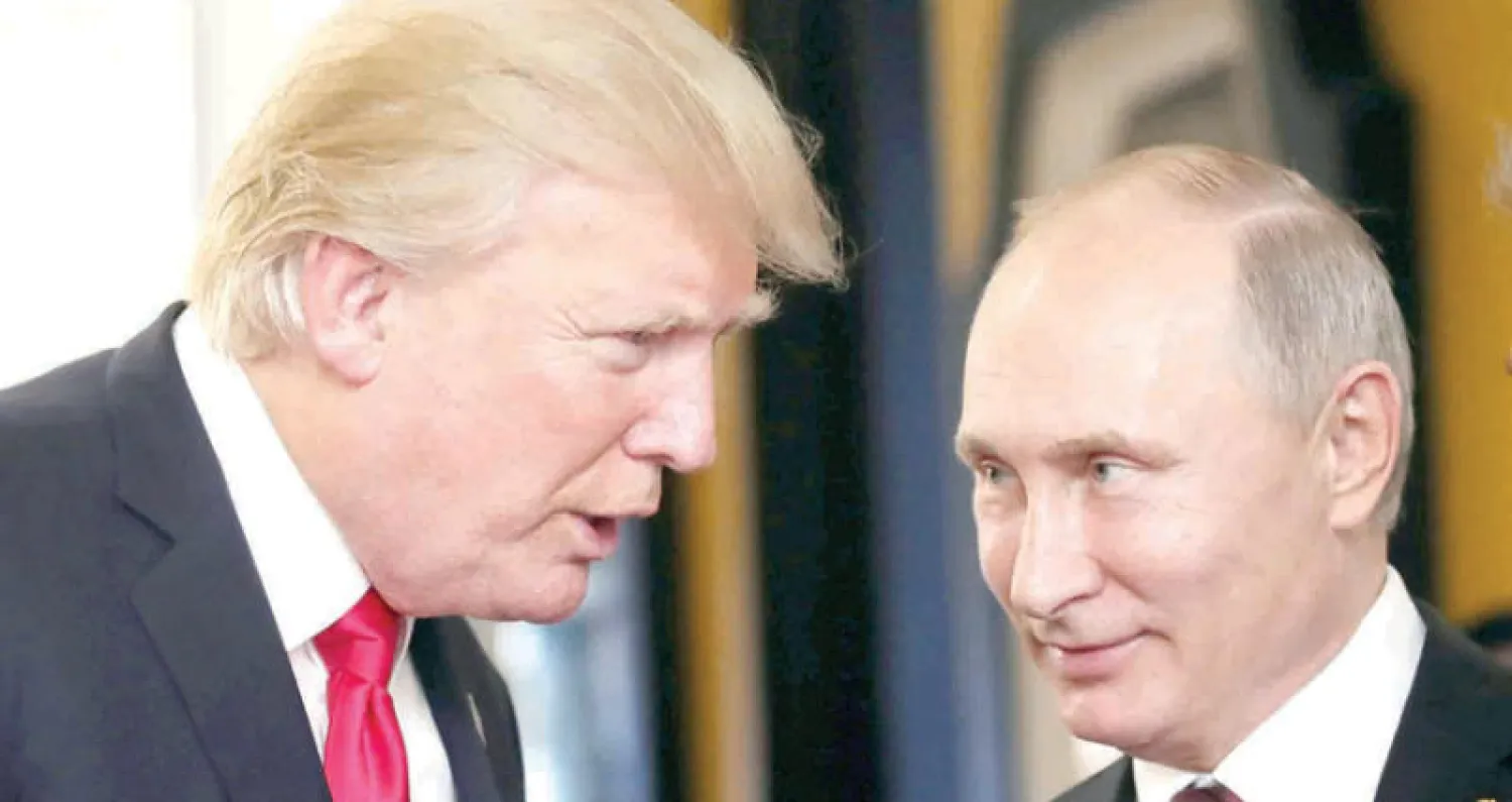 بوتين وترمب خلال مشاركتهما في قمة آسيا - المحيط الهادي في فيتنام (رويترز)