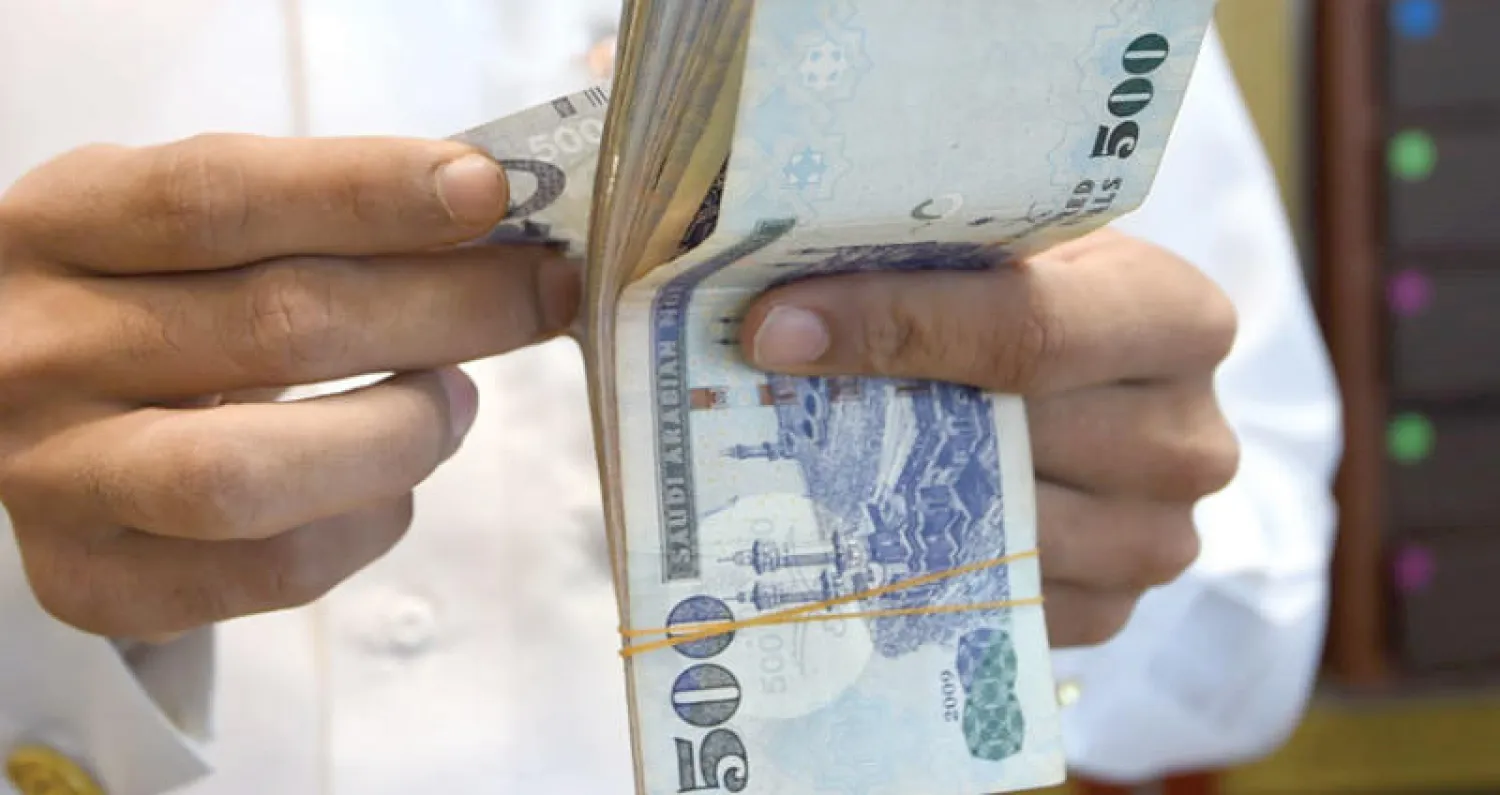 السعودية: ضريبة القيمة المضافة لا تشمل الحسابات الجارية ولا بطاقات الائتمان