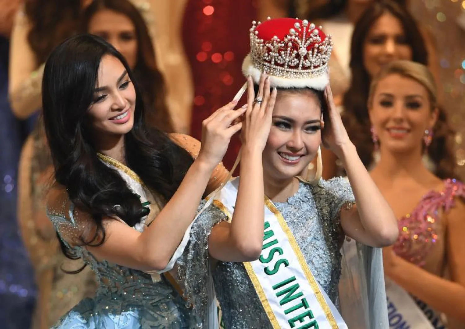 فوز الإندونيسية كيفين ليليانا بلقب ملكة جمال العالم لعام 2017 (أ.ف.ب)