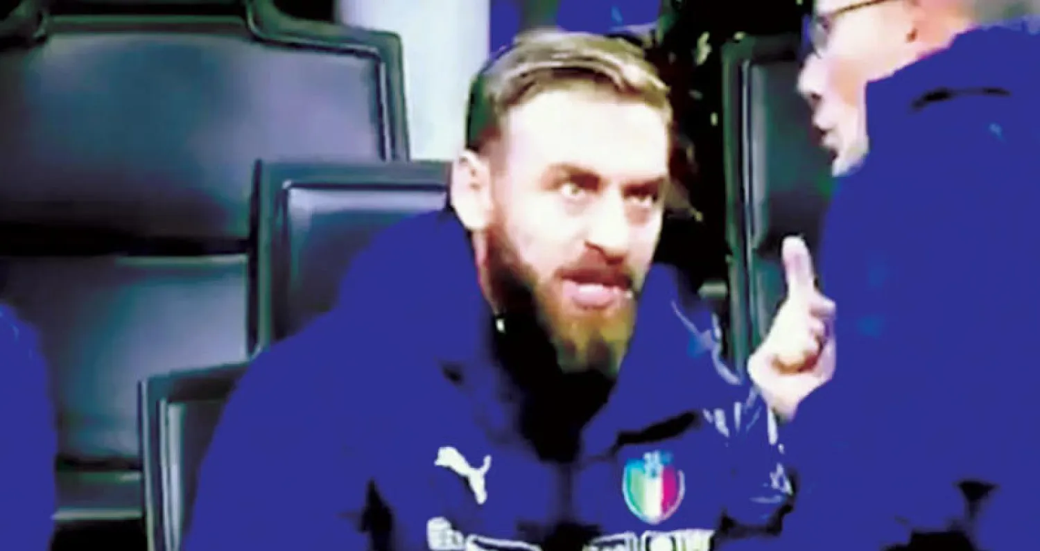 دي روسي يجادل في طلب نزوله بديلاً في المباراة المصيرية أمام السويد