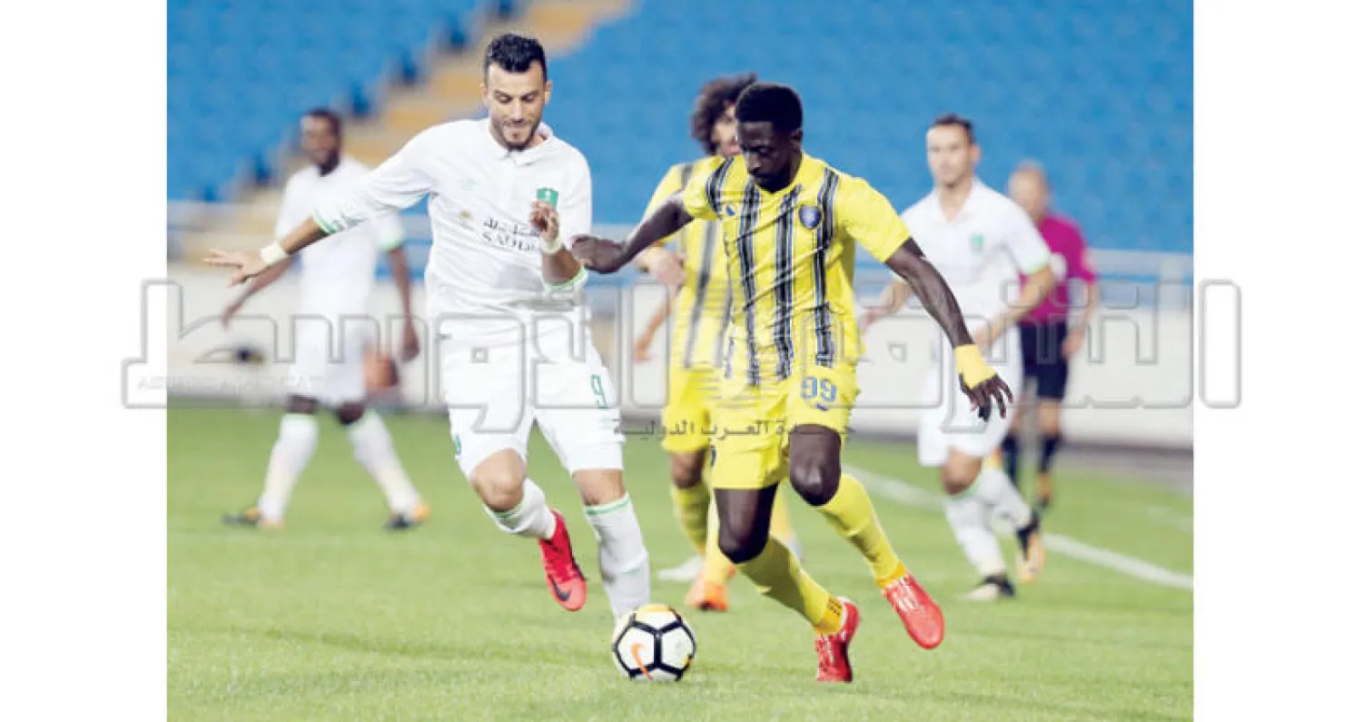 جانب من مباراة التعاون والأهلي أمس (تصوير: مشعل القدير)