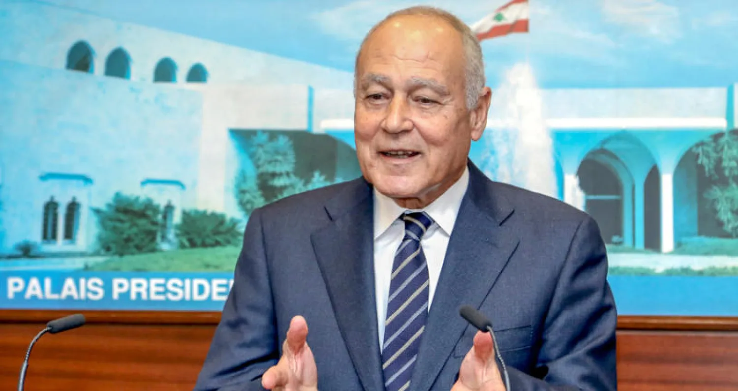 أبو الغيط يتحدث إلى وسائل الإعلام في بيروت بعد لقائه الرئيس اللبناني أمس (دالاتي ونهرا)