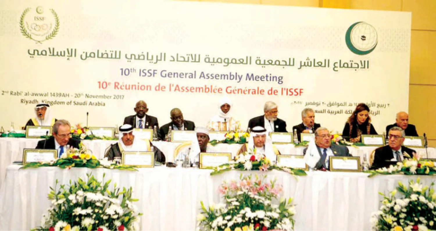 جانب من اجتماع الجمعية العمومية أمس («الشرق الأوسط»)