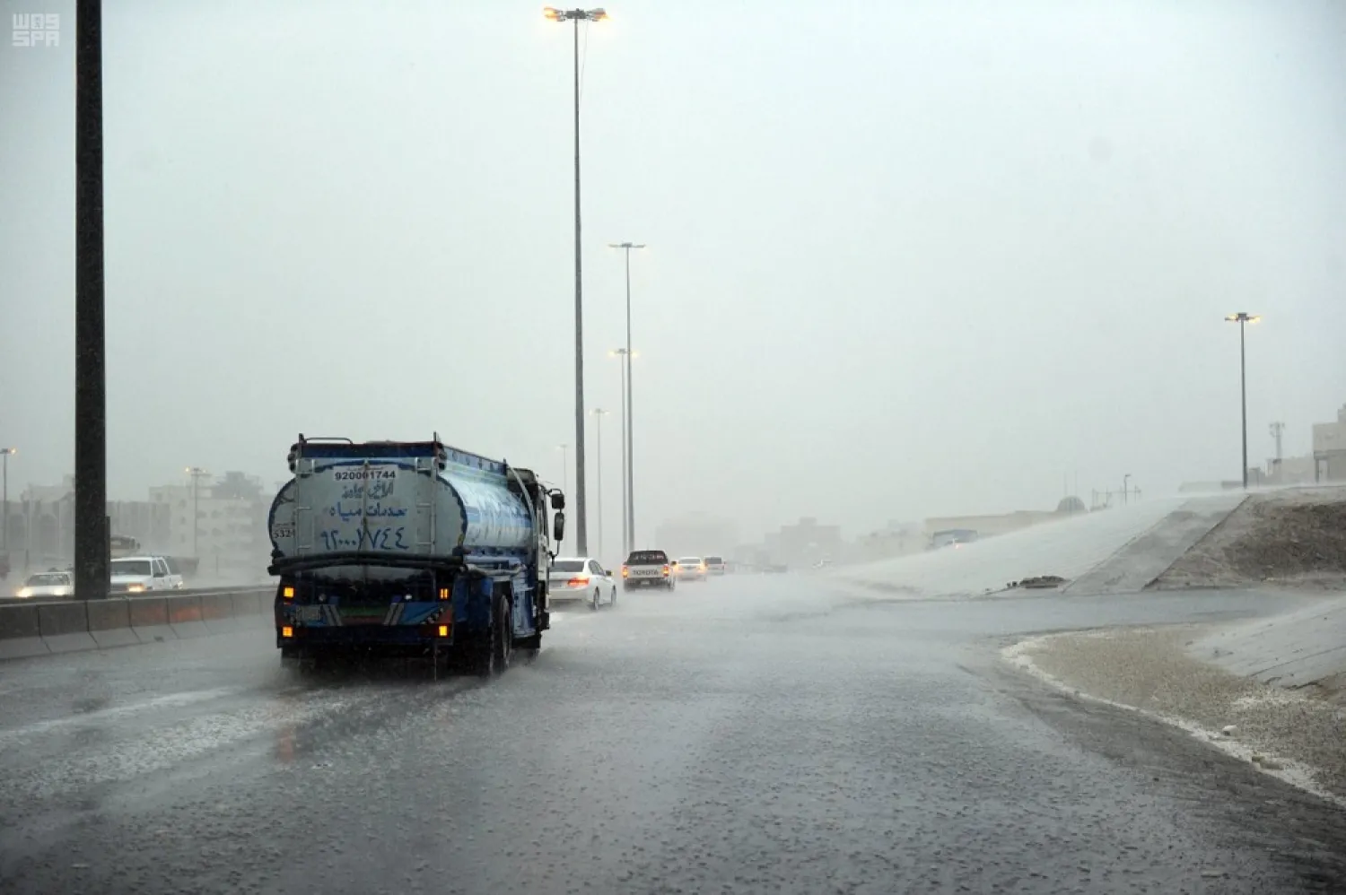 Heavy rain in the western province of Saudi Arabia led to the suspension of school classes and flights delays. (SPA)