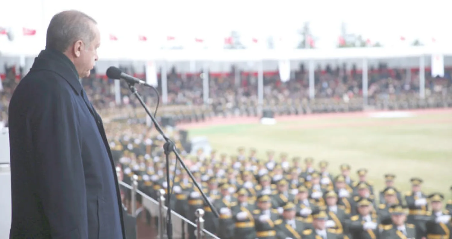 إردوغان خلال حفل تخريج دفعة من الضباط في أنقرة (أ.ب)