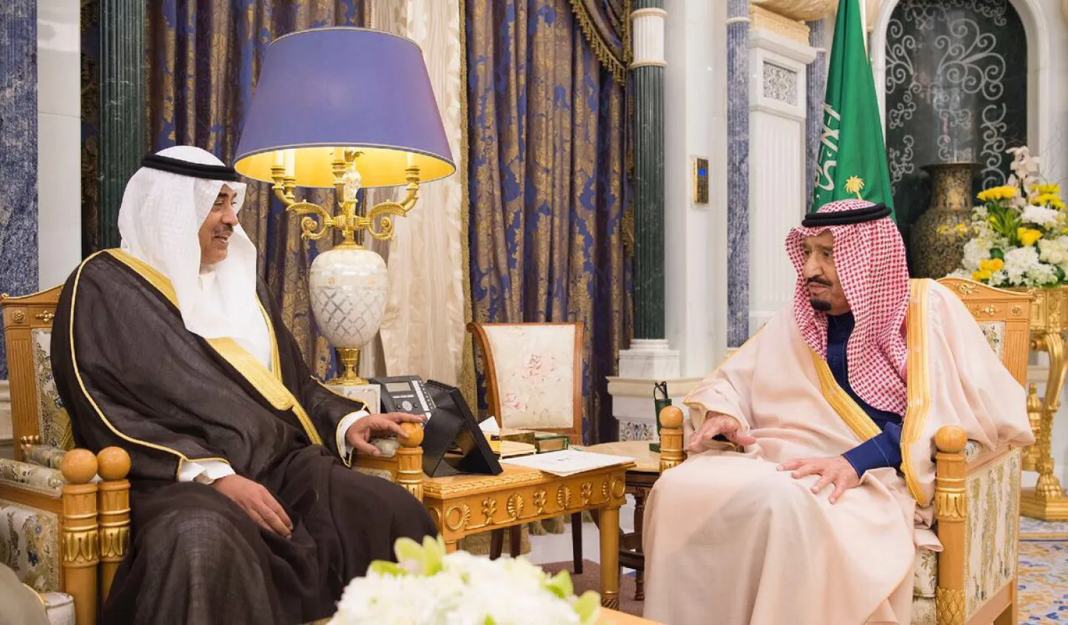 Saudi King Salman during his meeting with the Kuwaiti Deputy Prime Minister and Foreign Minister. SPA photo