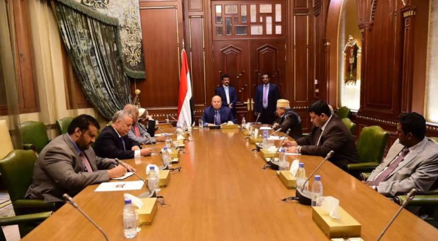 الرئيس اليمني عبد ربه منصور هادي يترأس اجتماعاً استثنائياً لهيئة مستشاريه (سبأ.نت)