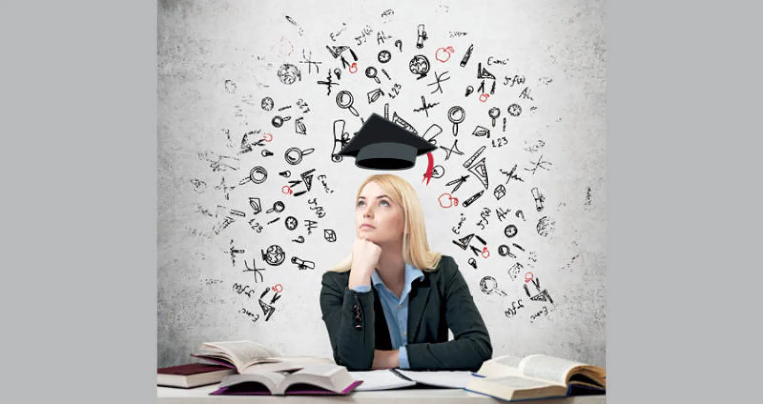 الدراسات العليا أم الخبرة العملية؟