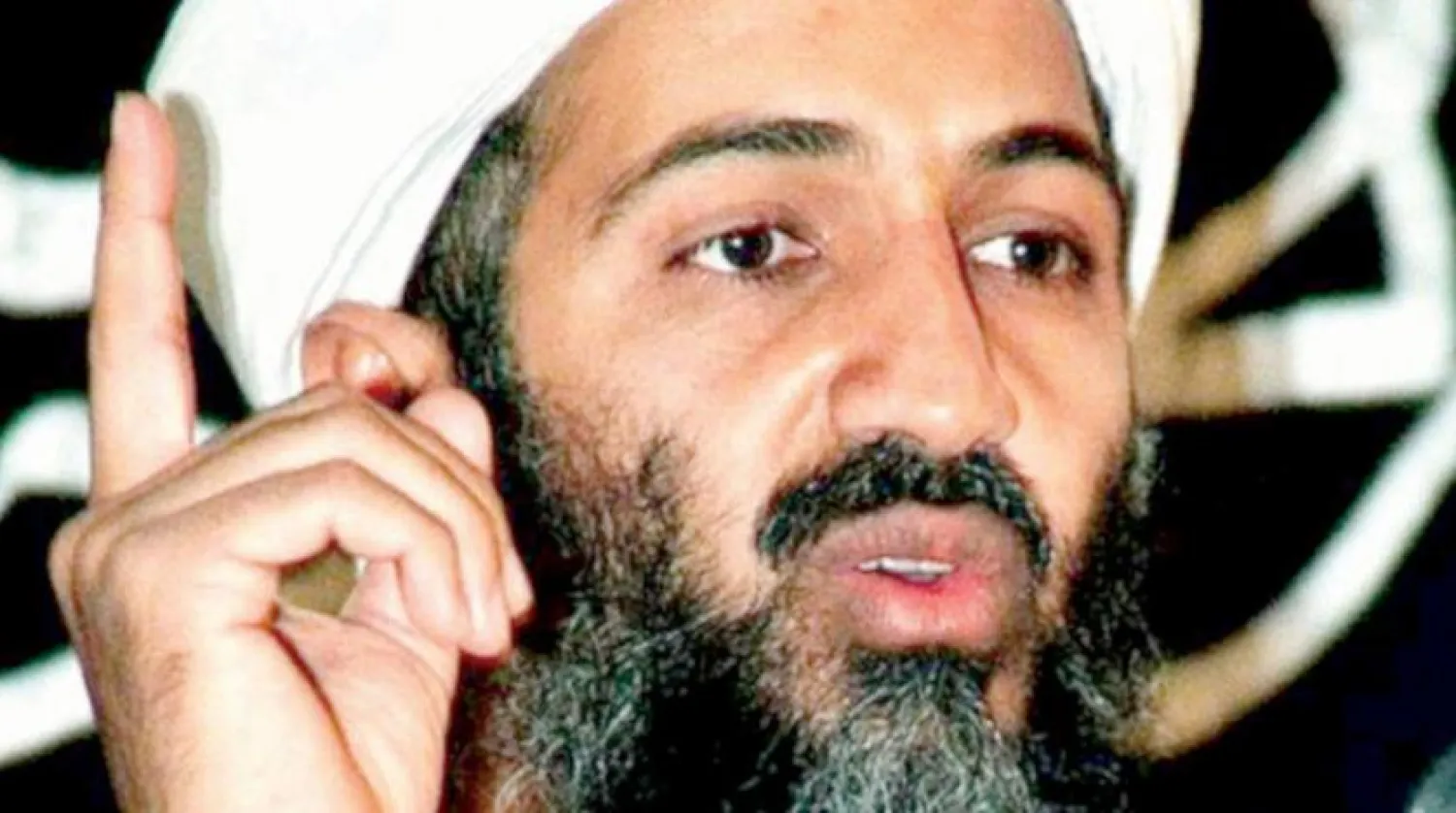 بن لادن زعيم {القاعدة} الراحل
