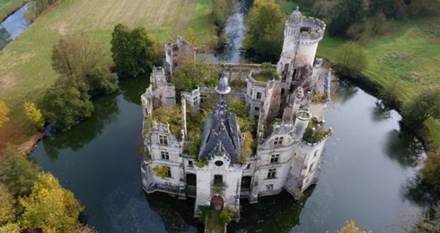 قلعة موث - شاندينيرز في فرنسا