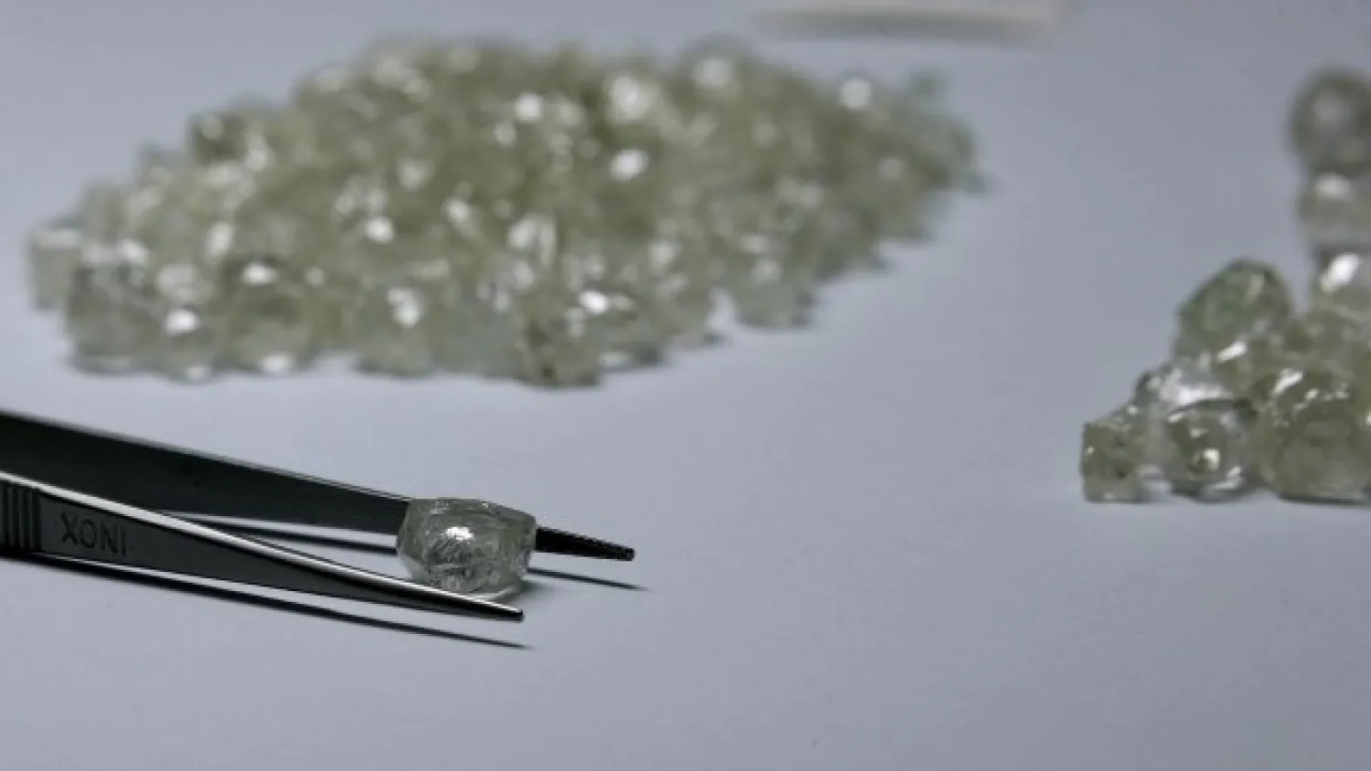  Diamonds are displayed during a visit to the De Beers Global
Sightholder Sales (GSS) in Gaborone, Botswana, November 24, 2015.
Diamonds are displayed during a visit to the De Beers Global
Sightholder Sales (GSS) in Gaborone, Botswana, November 24, 2015. ,
Reuters
