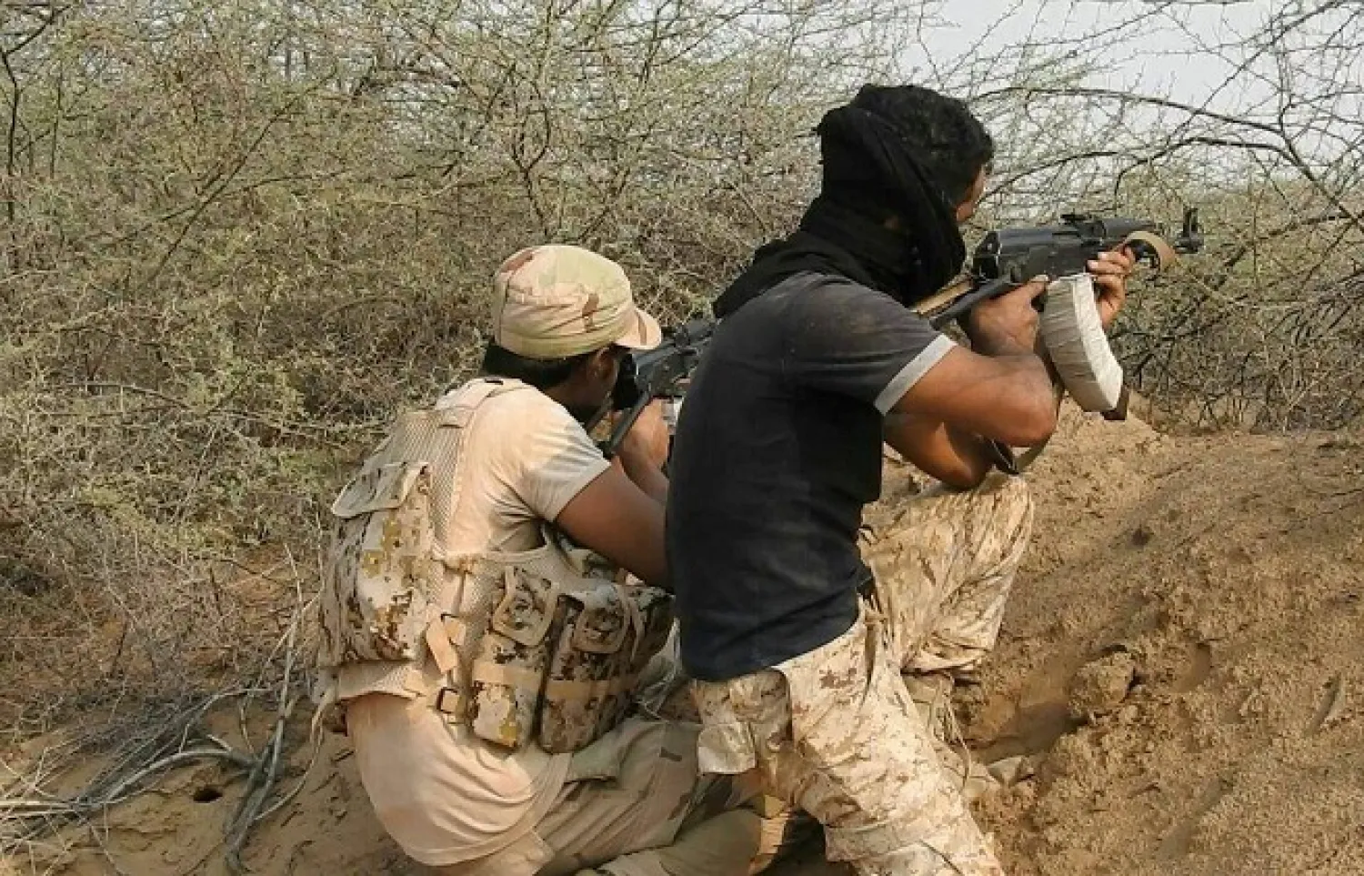 أرشيفية لمقاتلين بصفوف الشرعية في محافظة حجة (الجيش اليمني)