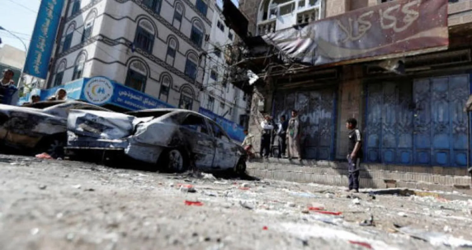 جانب من مخلفات القتال الشديد الذي شهدته صنعاء مطلع الشهر الحالي (رويترز)