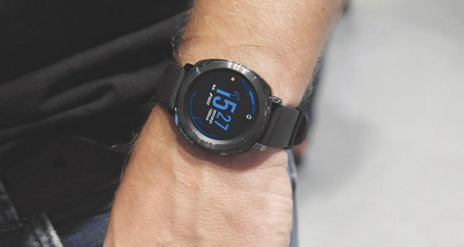 تصميم جميل لساعة «غير سبورت»