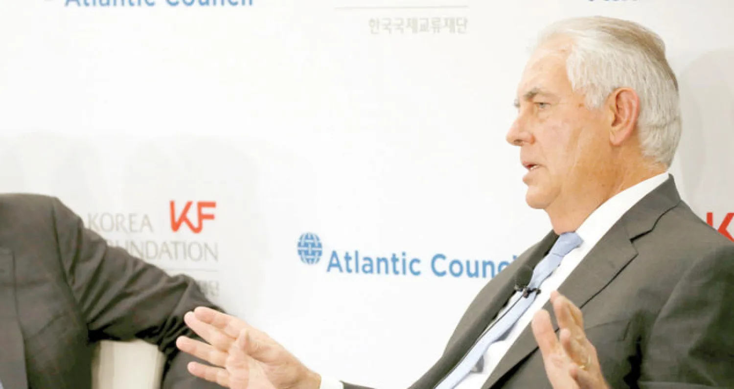 وزير الخارجية الأميركي ريكس تيلرسون خلال اجتماع لمنتدى سياسات المجلس الأطلسي حول الأزمة الكورية في واشنطن (رويترز)