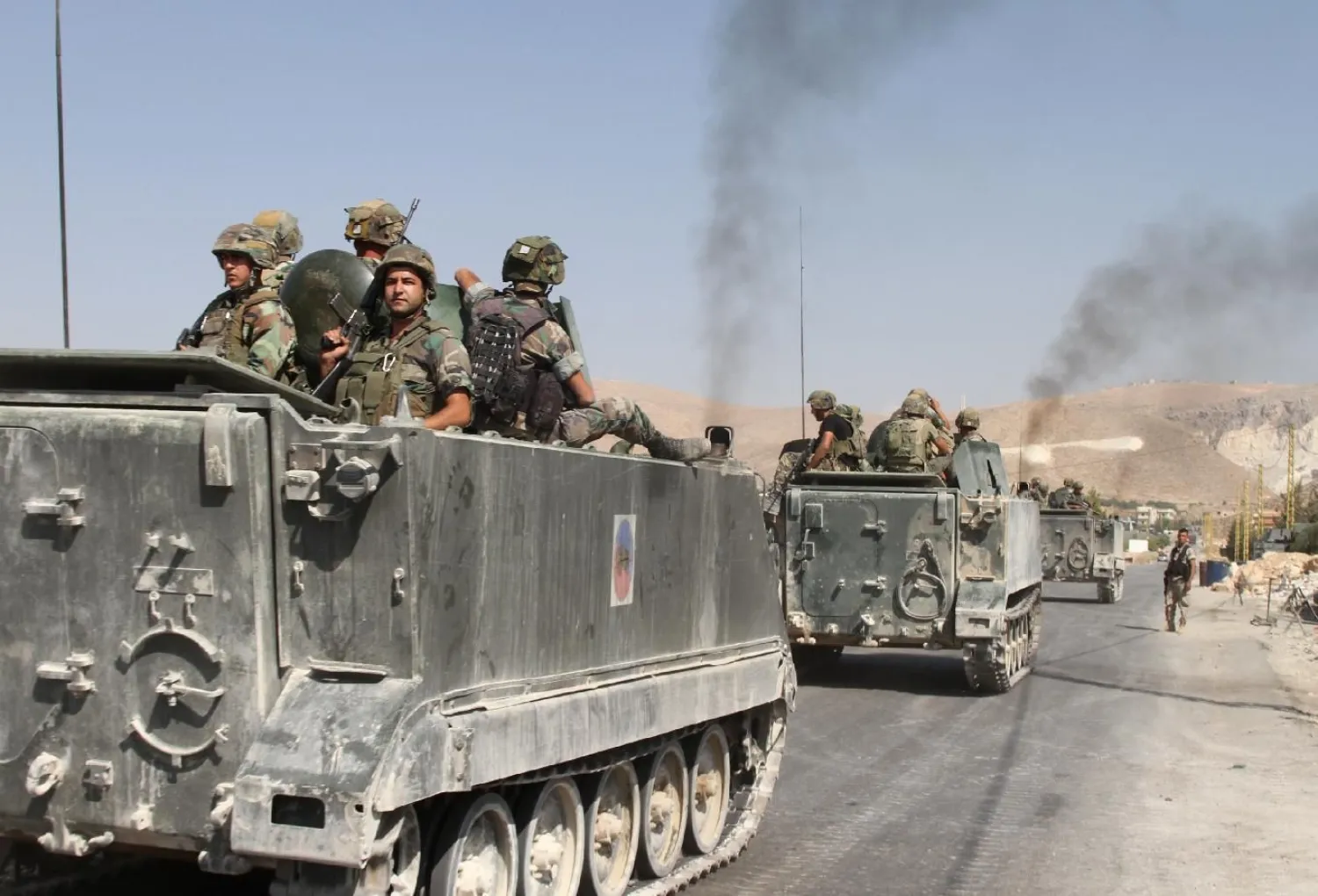 Lebanese troops deploy in the eastern town of Arsal near the Syrian border on August 28, 2014. (AFP)