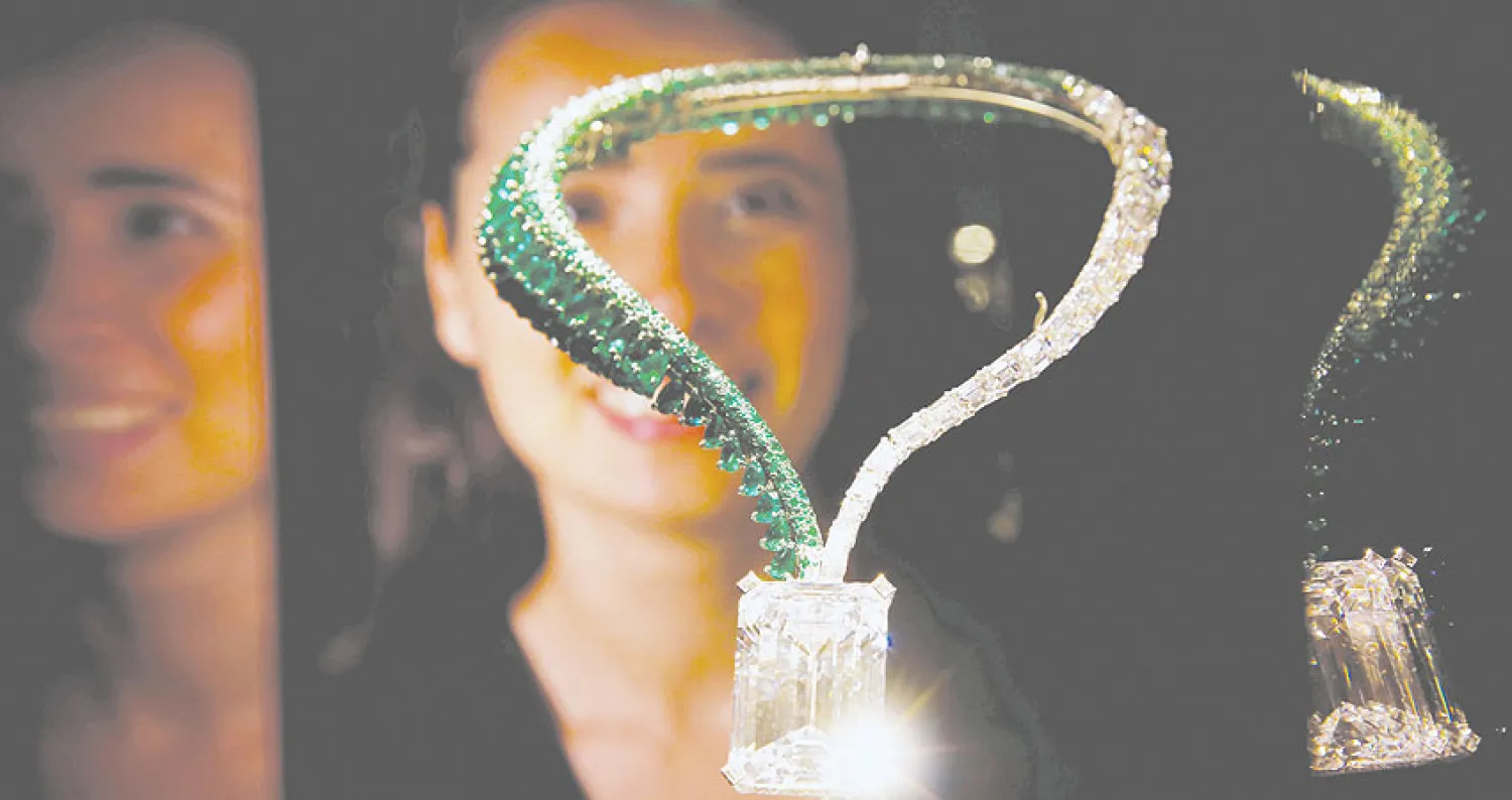 قلادة نادرة تتوسطها ماسة بزنة 163.42 قيراط  طُرحت في مزاد «كريستيز» بجنيف في شهر نوفمبر الماضي