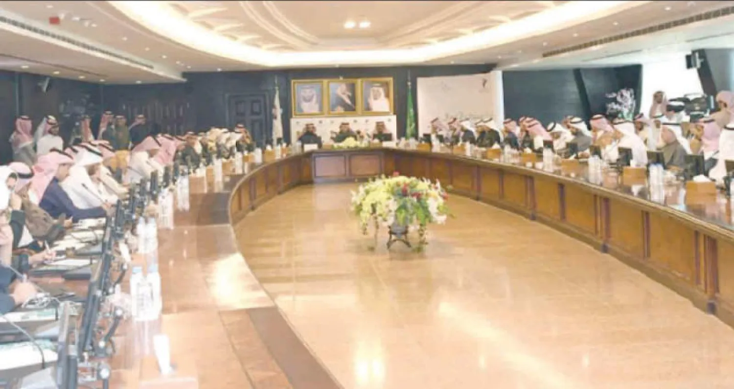 الدكتور ماجد القصبي وزير التجارة والاستثمار خلال لقاء قطاع الأعمال بمجلس الغرف السعودية بالرياض أمس (تصوير: بدر الحمد)