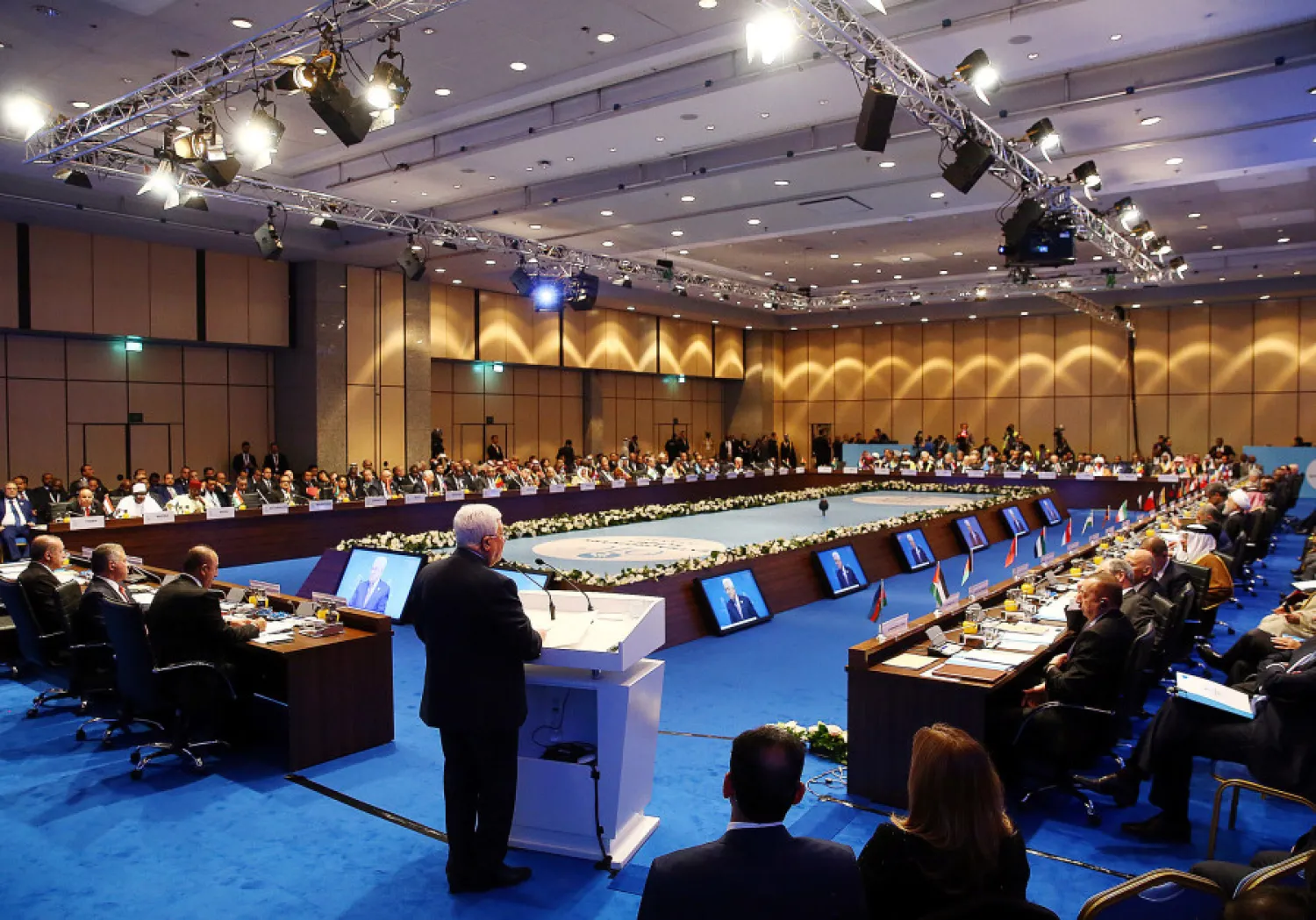 Palestinian President Mahmoud Abbas speaks during an extraordinary meeting of the Organization of Islamic Cooperation (OIC) in Istanbul, Turkey, December 13, 2017. Reuters/Kayhan Ozer