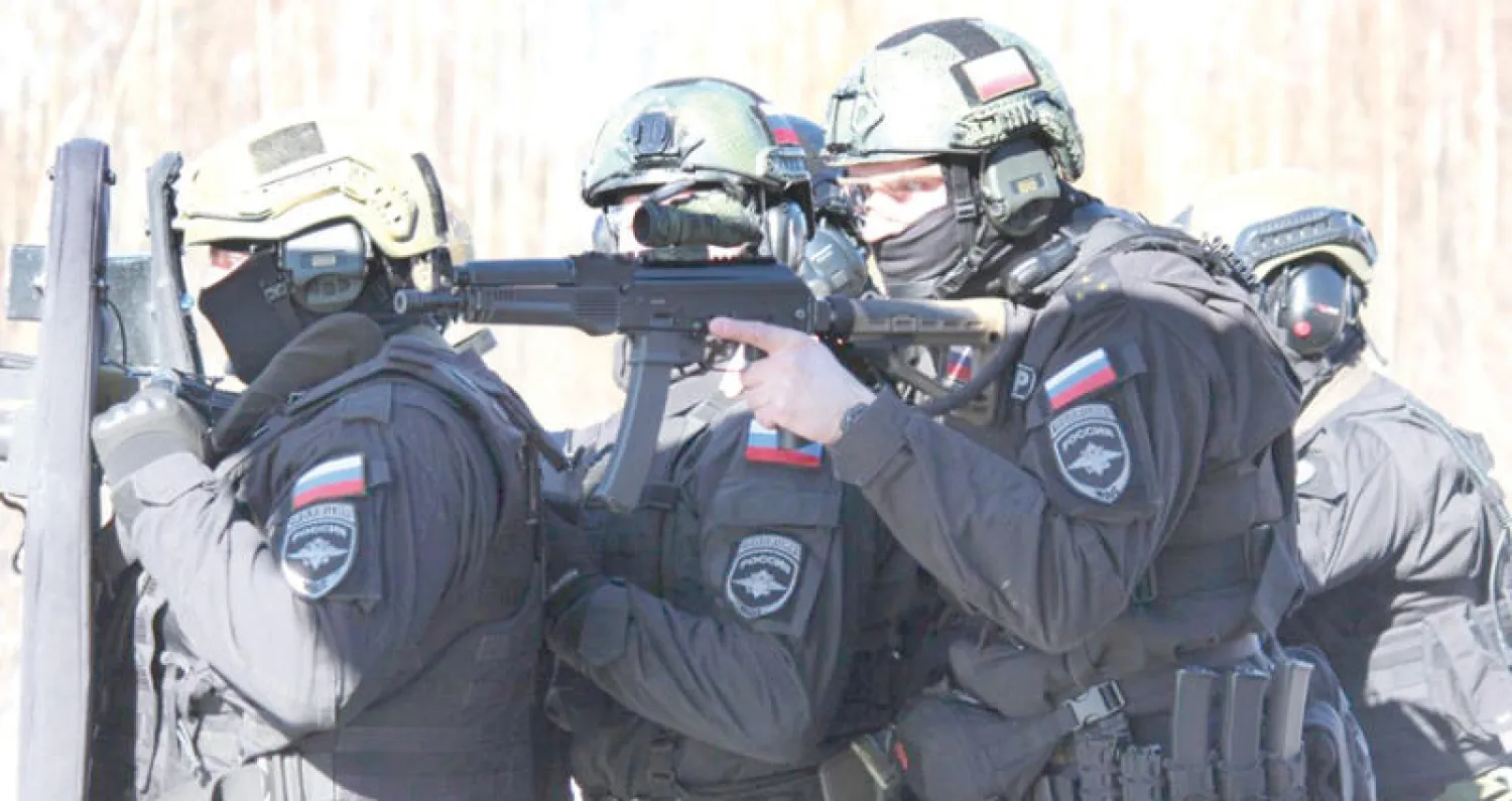 مداهمات في مدينة بطرسبرغ أدت إلى اعتقال 7 انتحاريين أعضاء في خلية «داعشية» أول من أمس («الشرق الأوسط»)