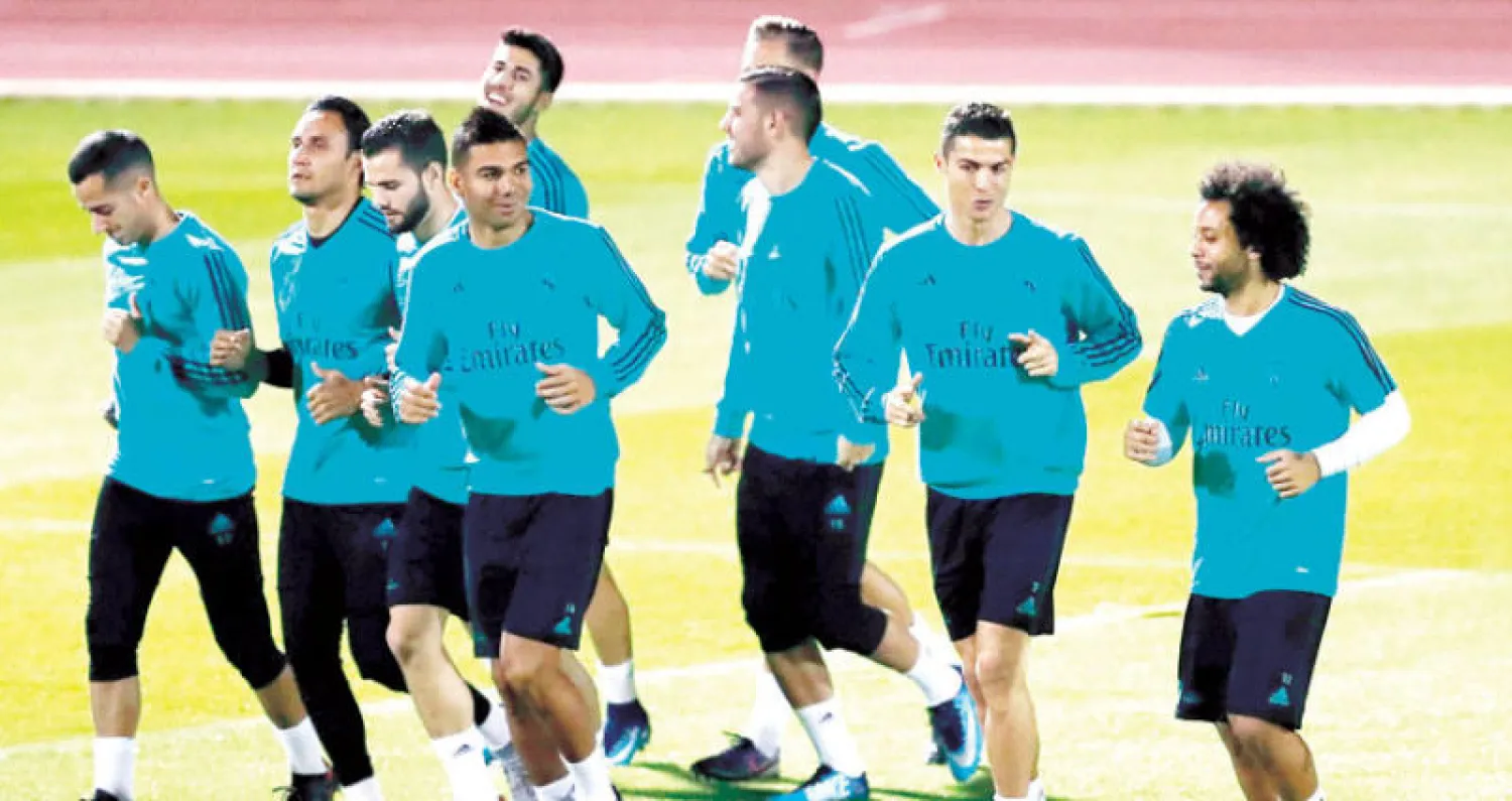 جانب من حصة تدريبية للاعبي رـيال مدريد في العاصمة الإماراتية أبوظبي (رويترز)